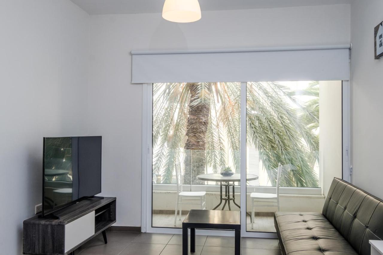 Spacious Studio Downtown Larnaca Exterior photo